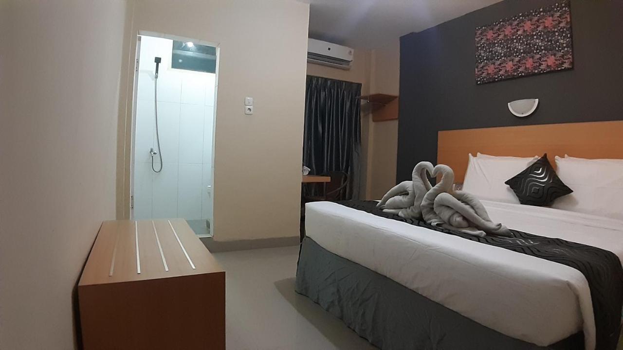 New Gentala Hotel Medan Exterior photo