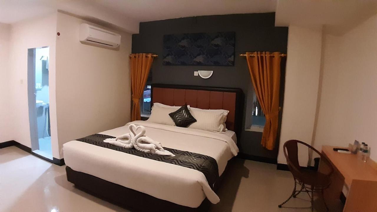 New Gentala Hotel Medan Exterior photo